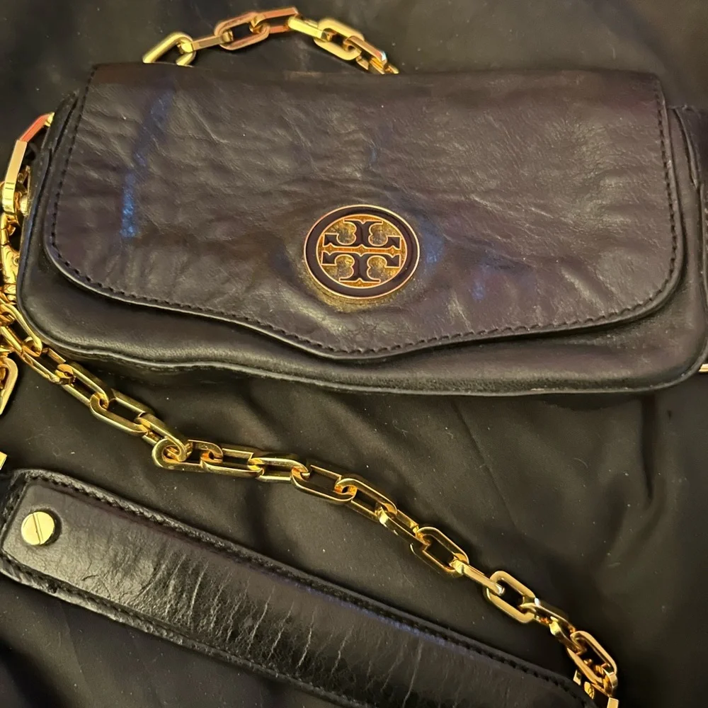 Tory Burch Black Leather Bag with Gold Accents - Picture 4 of 5